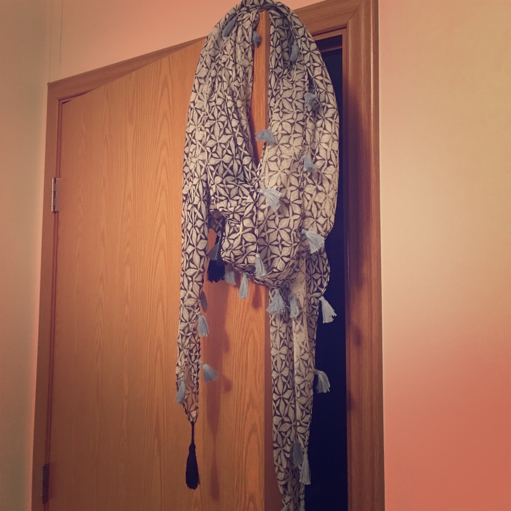 Cute Scarf!