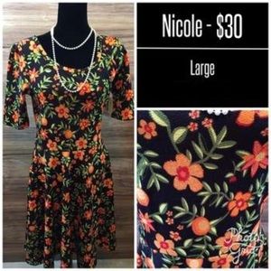LuLaRoe Nicole - L (NWT)