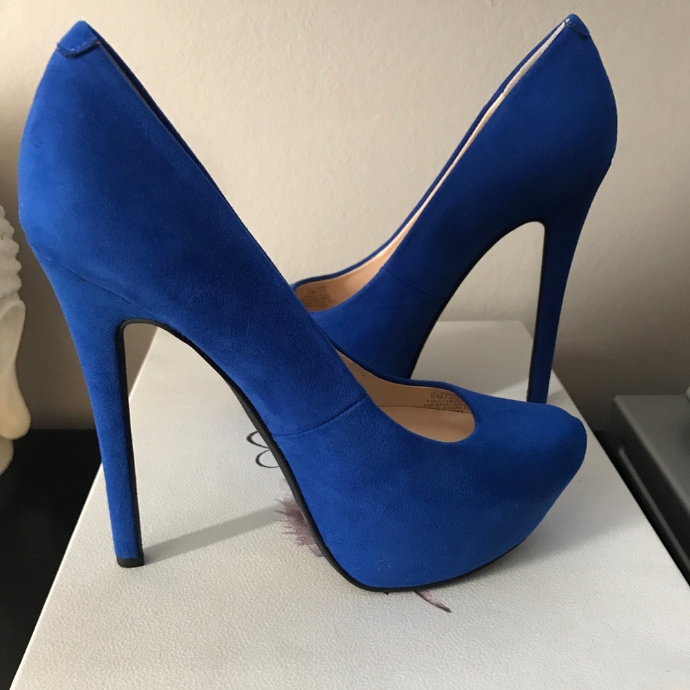 Jessica Simpson PUMPS.