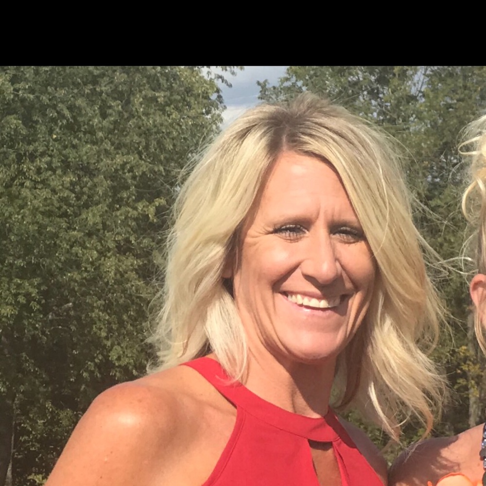 Meet your Posher, Crystal