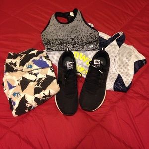 New Balance Black Sneakers