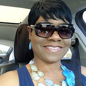 Meet your Posher, Candace