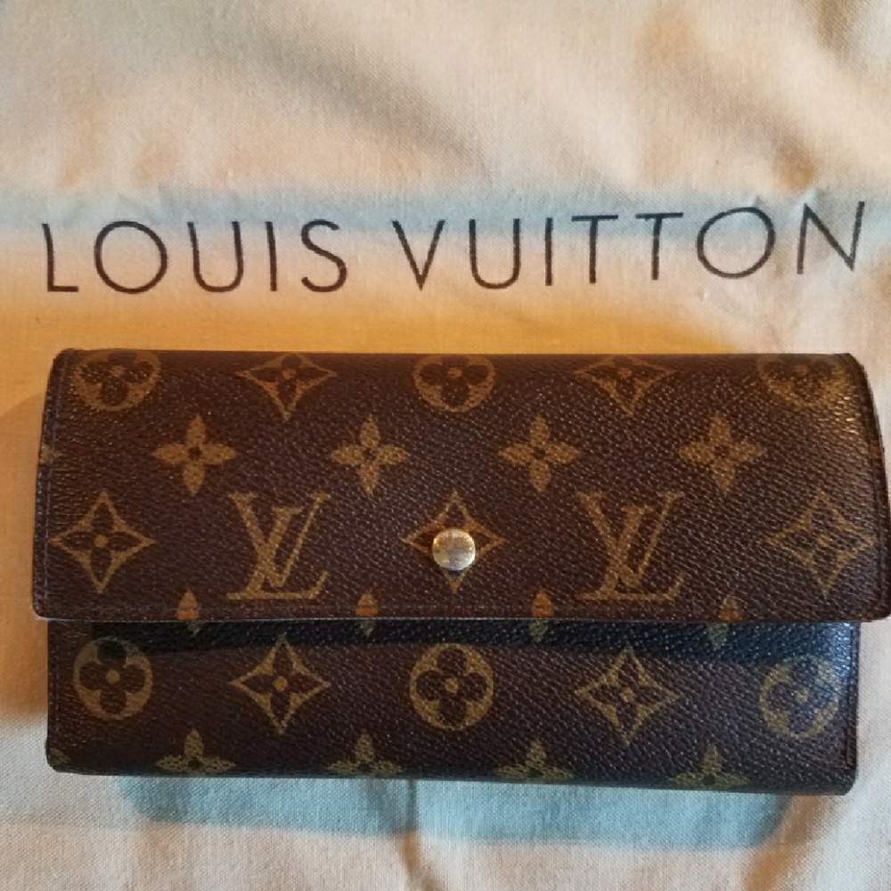 *SOLD*  Louis Vuitton Tri-Fold Monogram Wallet