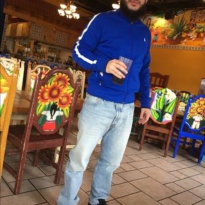 Meet your Posher, Larry