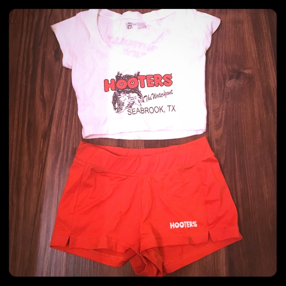 Original Hooters Uniform!!