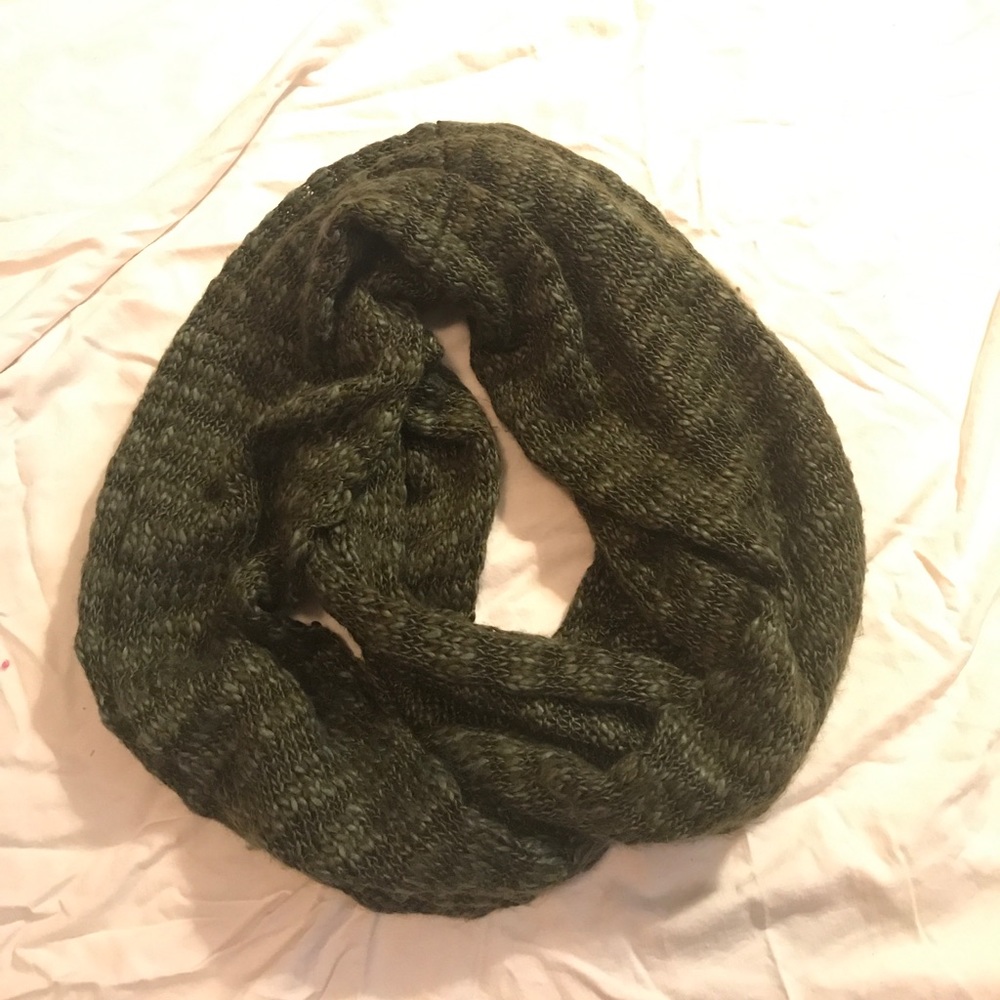 Hunter green infinity scarf