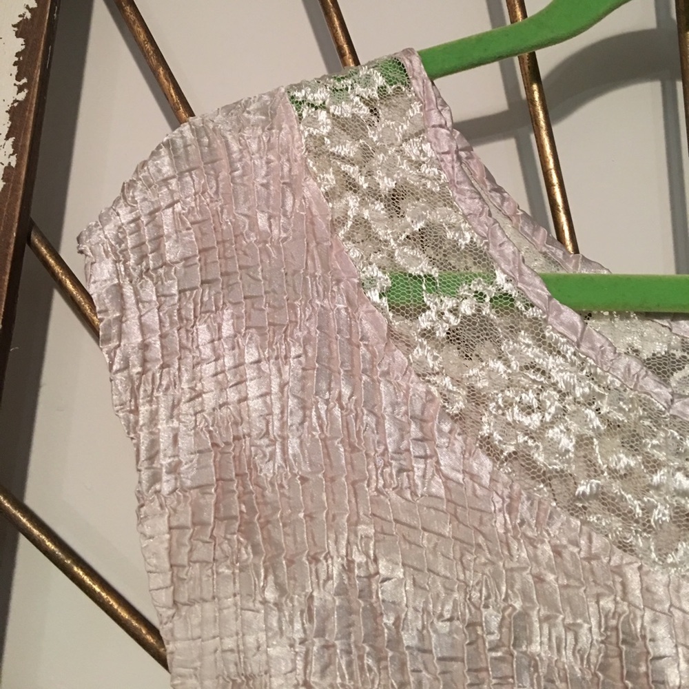 Top - Picture 2 of 5