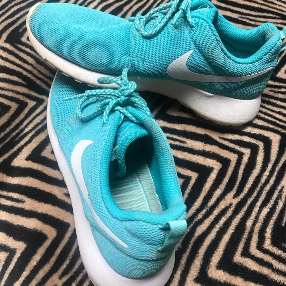 Nike roshes
