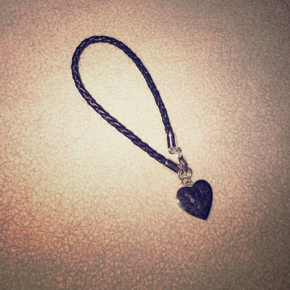 Silver heart bracelet🖤