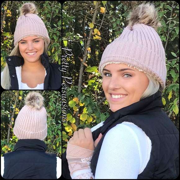 LAST ONE SALE‼️Blush Lined Pom Pom Slouchy Beanie - Picture 2 of 5