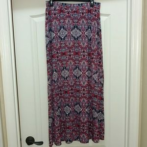 Patterned maxi skirt