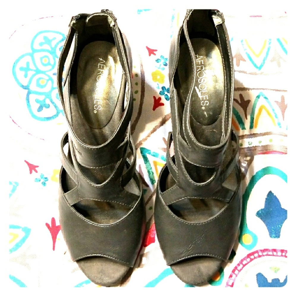 7.5 Gray Aerosoles Heels
