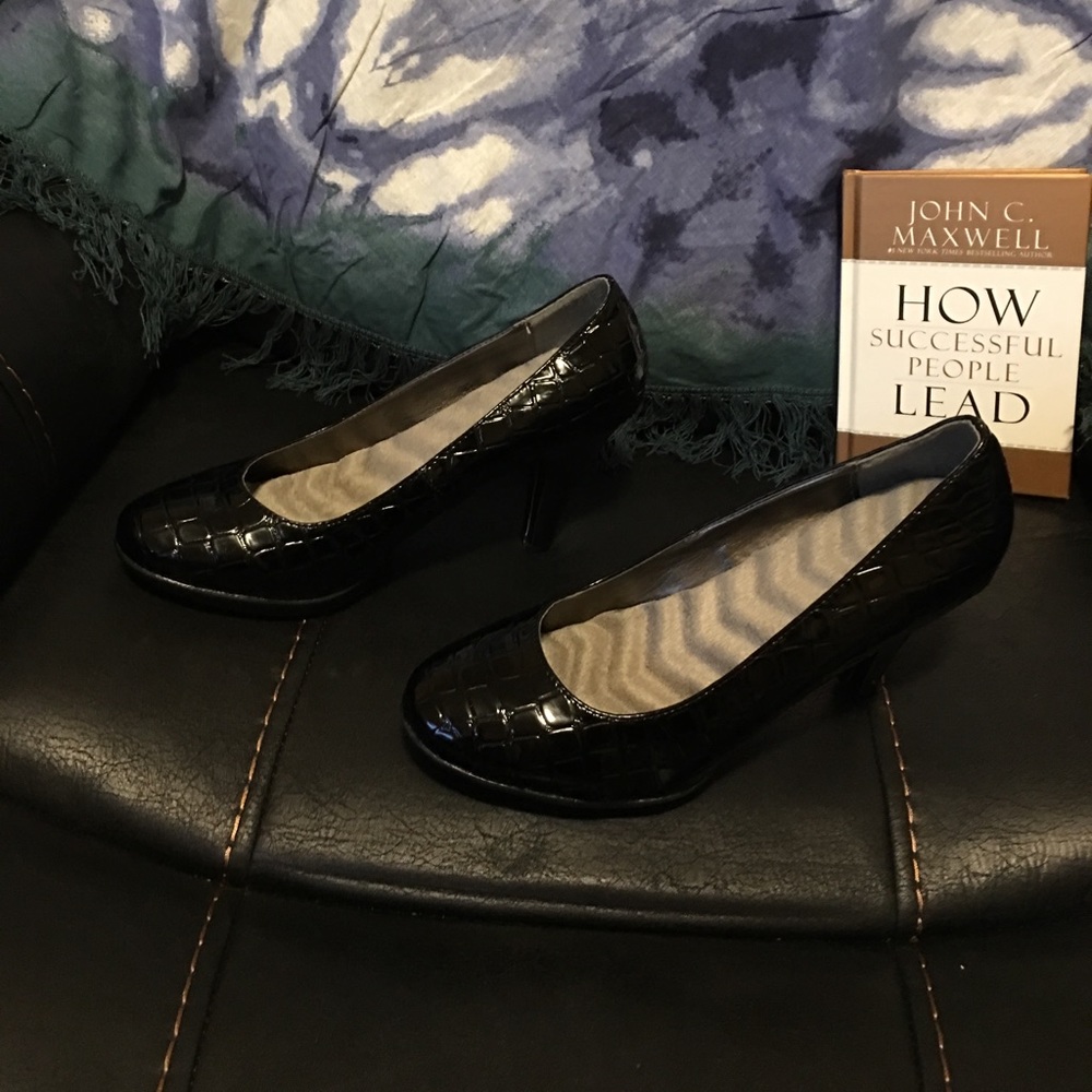 Black patent heels 👠! New without tags.