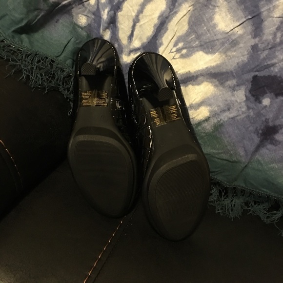 Black patent heels 👠! New without tags. - Picture 5 of 7