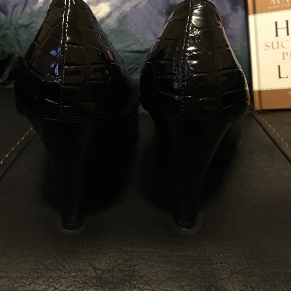Black patent heels 👠! New without tags. - Picture 6 of 7
