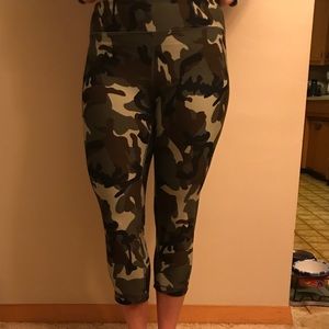 camouflage yoga crops