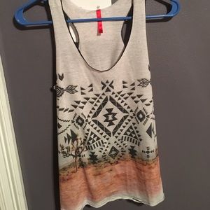 Tank top with patterns