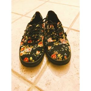 VANS Floral Canvas Sneaker Size 9.5