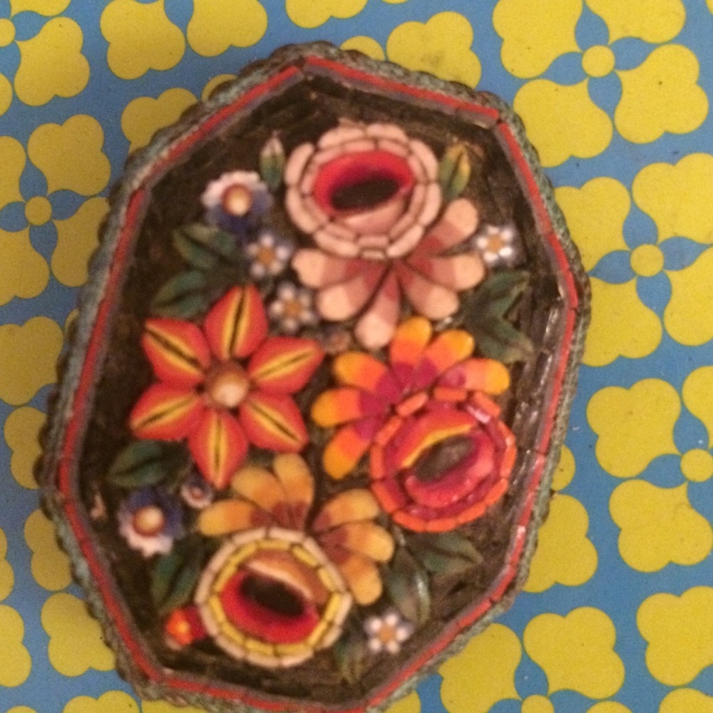 🔥SaleAntique Resin Floral & Brass Handmade Broach