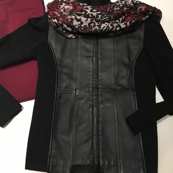 💯 Gorgeous Leather Paneled Cardigan - Picture 2 of 4