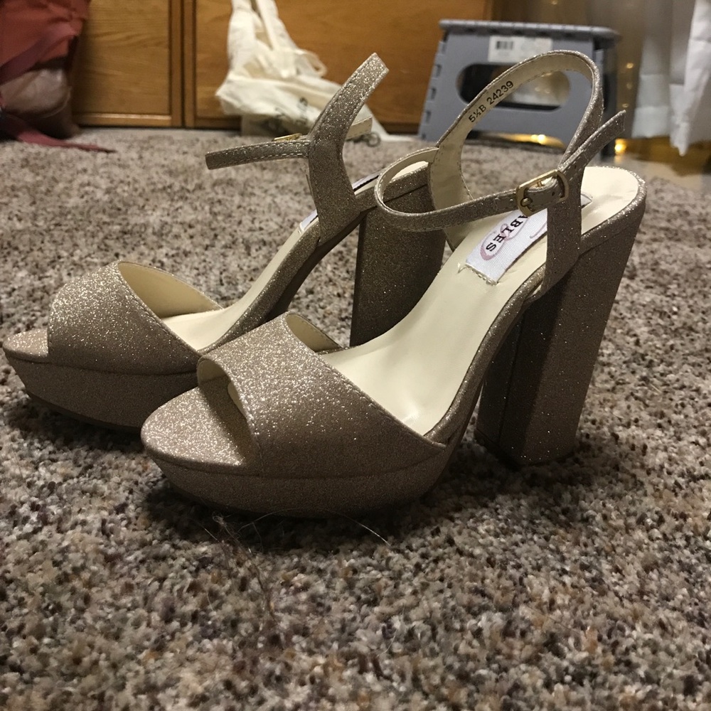 Platform heels- Gold, Size 6