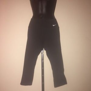 Nike dri-fit black cropped legging