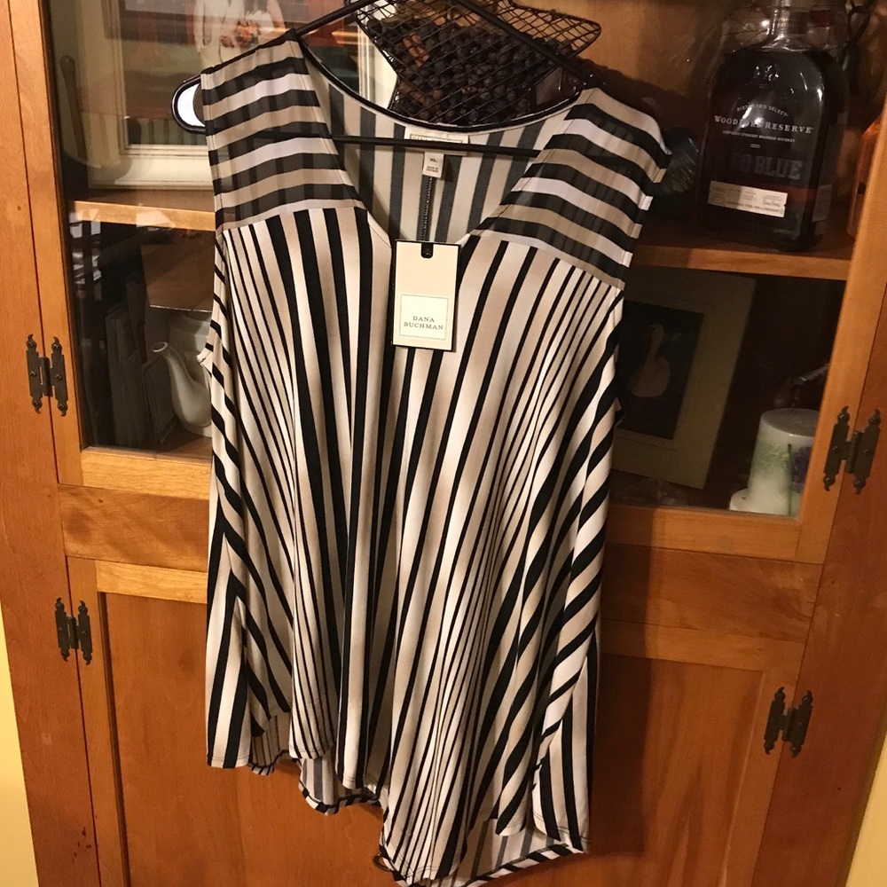 Sleeveless Dana Buchman Blouse