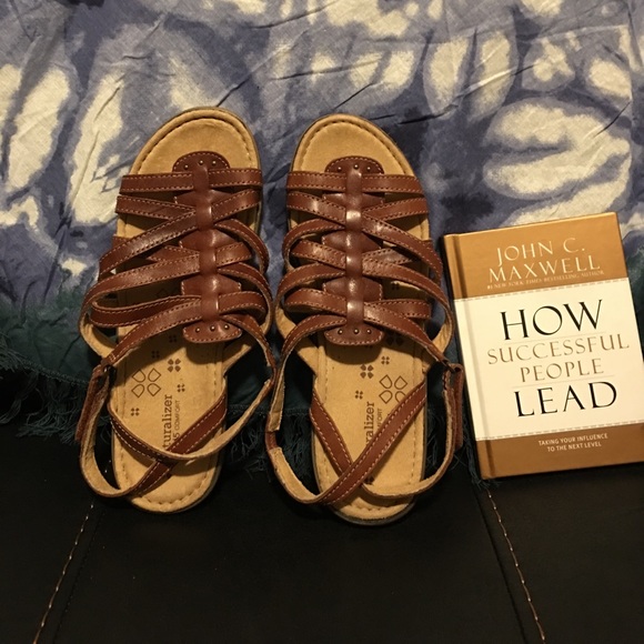 Naturalizer N5 Leather Comfort sandals - Picture 4 of 8