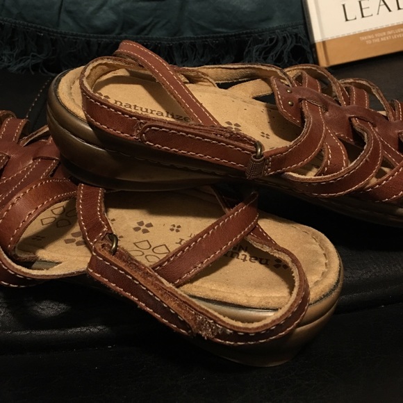 Naturalizer N5 Leather Comfort sandals - Picture 5 of 8