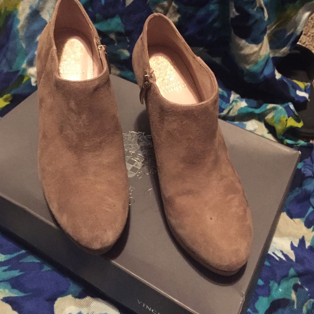 Vince camuto klance wedge booties
