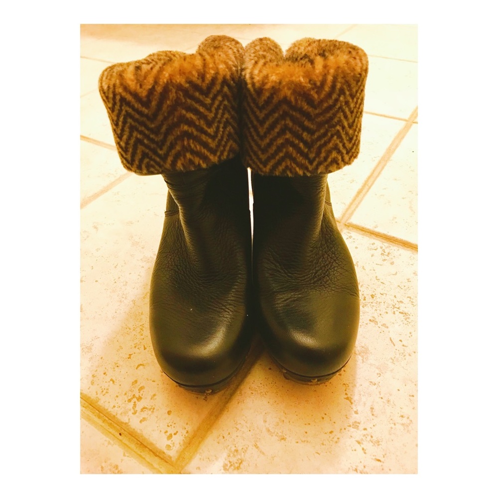 UGG Cora Lynn Clog Bootie Size 10