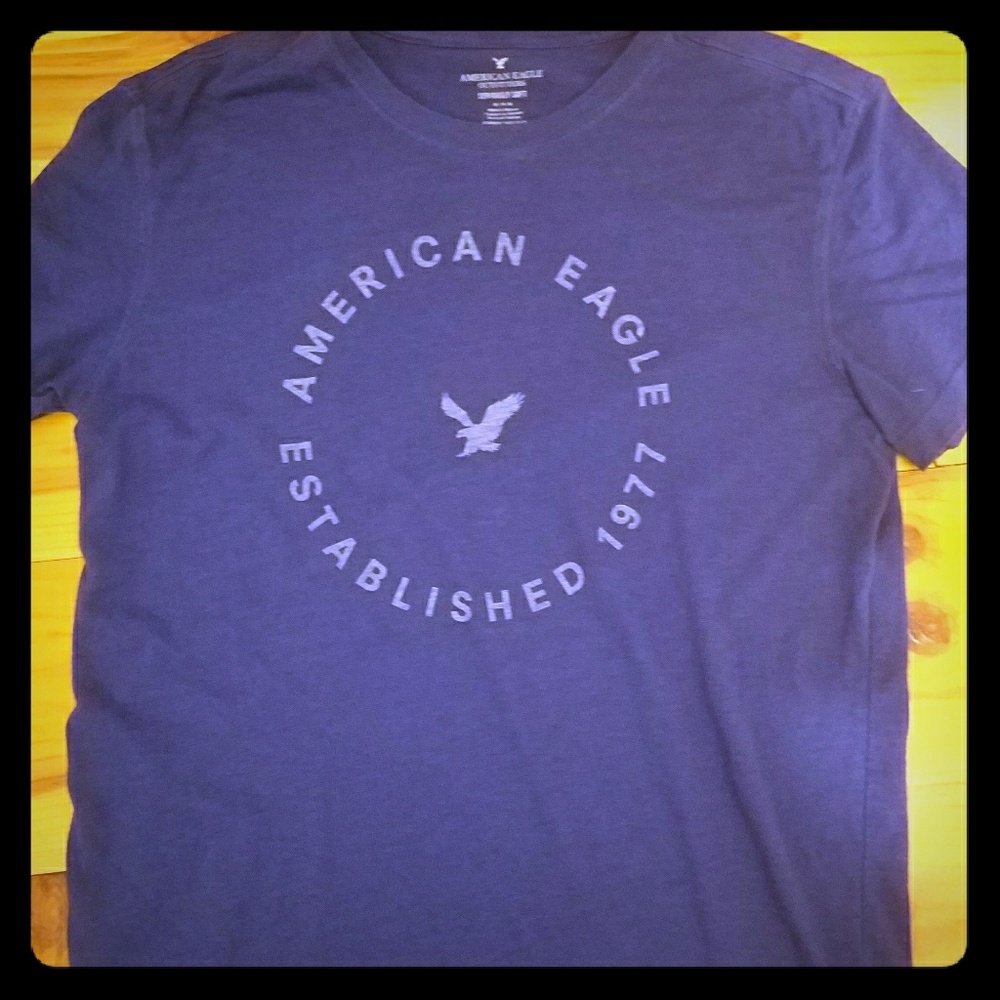 American Eagle graphic tee