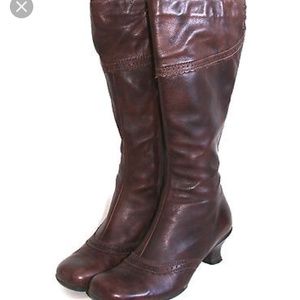 La Canadienne Tahra Brown Leather Boots size 9