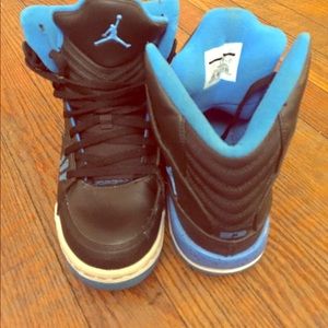 Big Kids Boys' Jordans size 5.5