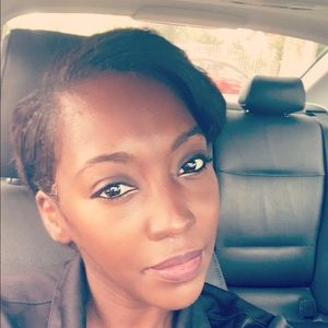 Meet your Posher, Devonae