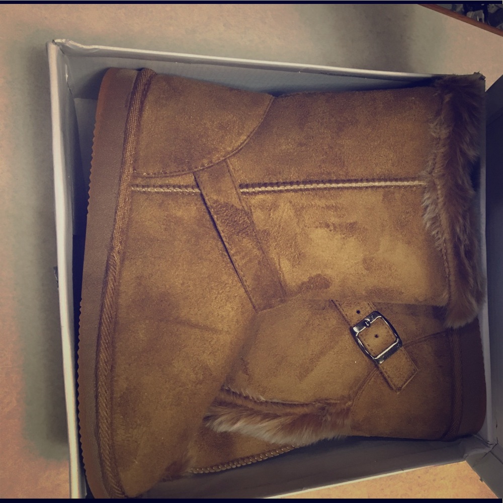 Warm fuzzy boots