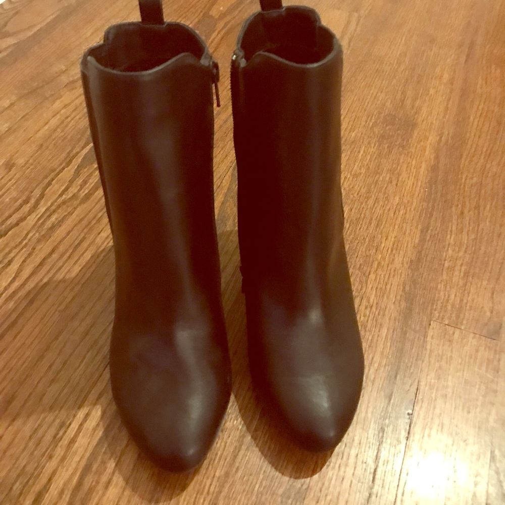 NWT! Black booties