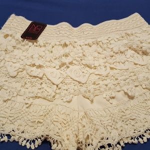 No boundaries Cream colored lace shorts