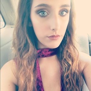 Meet your Posher, Abbie