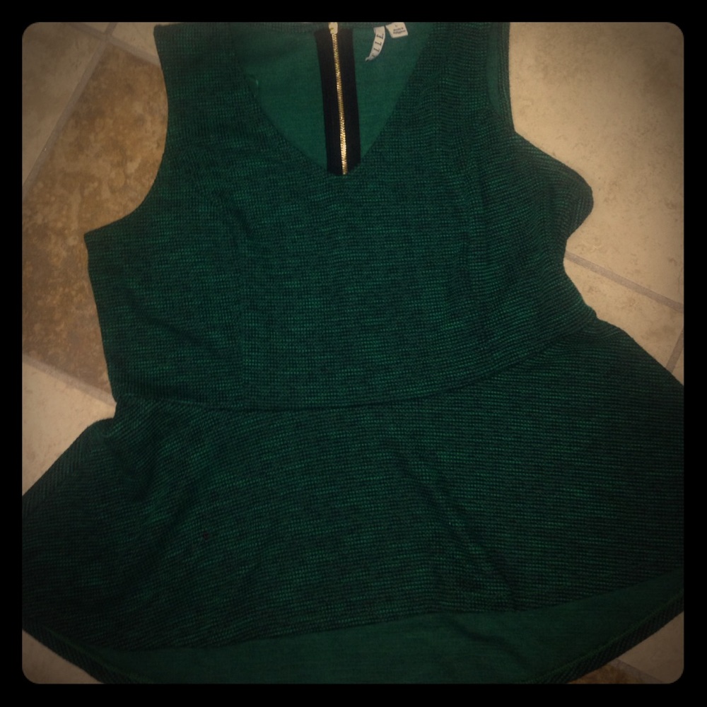 Elle green peplum top