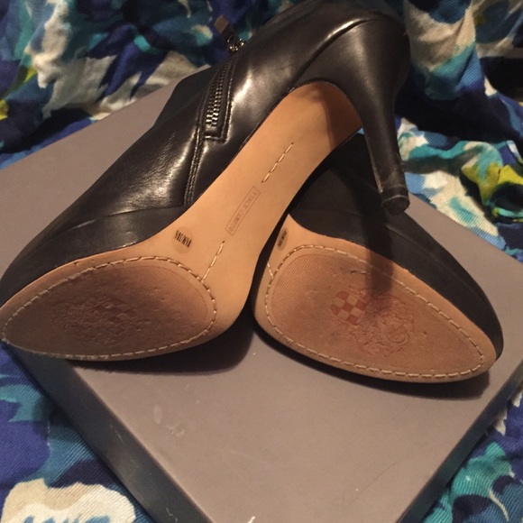 Vince camuto booties - Picture 2 of 4