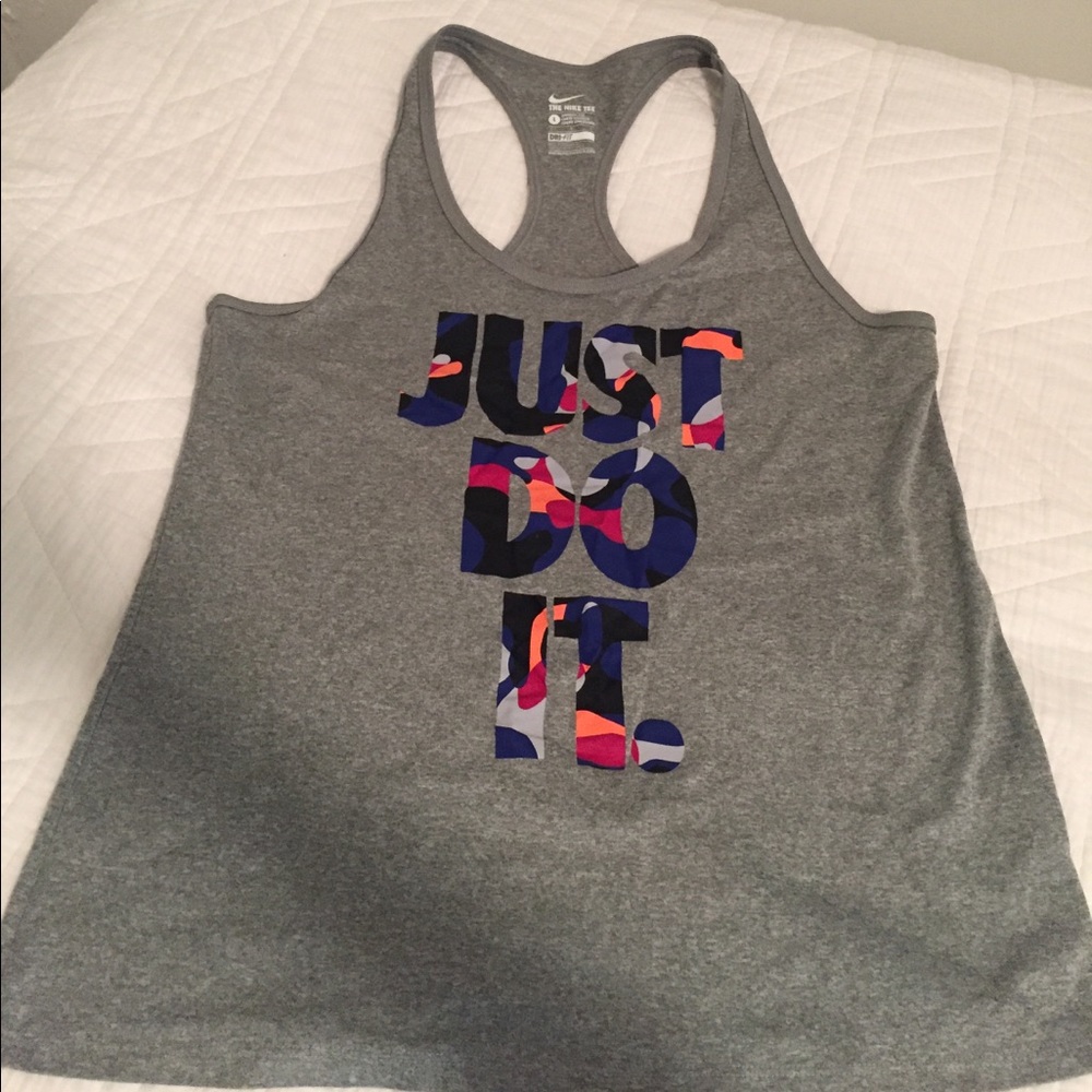 Nike Work out tank— barely worn!