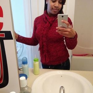 Meet your Posher, Hallie