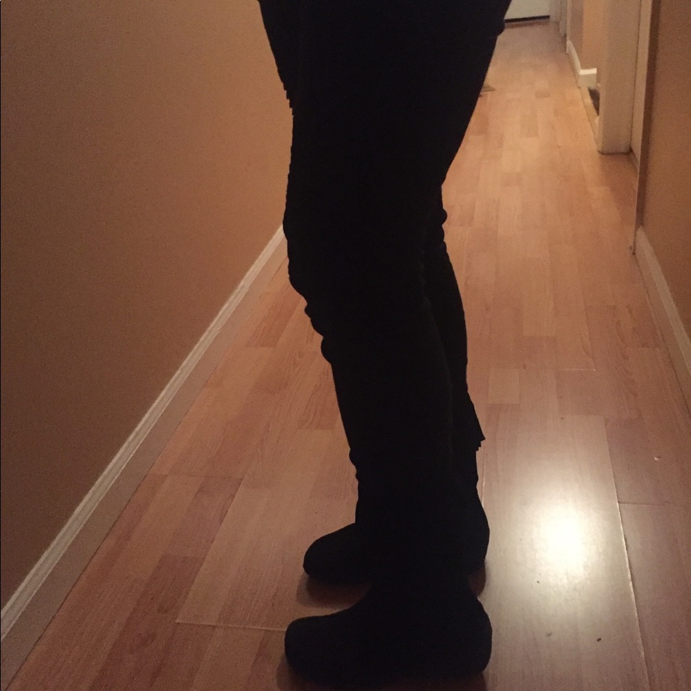 Boots - Picture 2 of 4