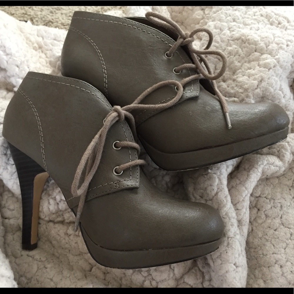 Super cute Madden Girl ankle boots