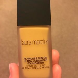 Laura Mercier foundation - butterscotch