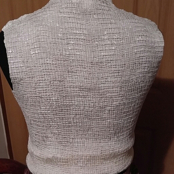 Top - Picture 2 of 5