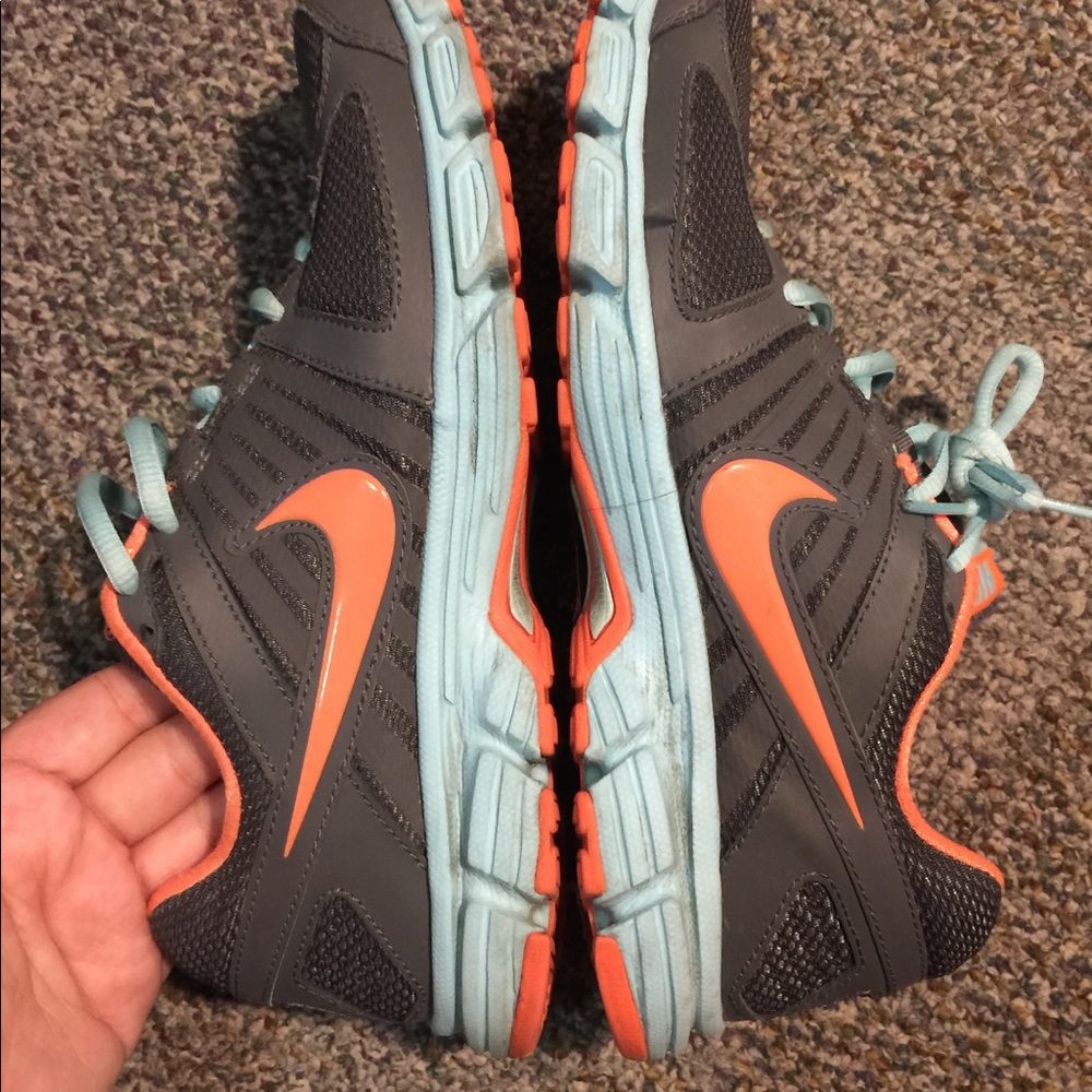 Nike downshifters running shoe size 8.5 women's