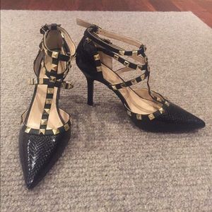 BCBGeneration heels - Black with gold studs