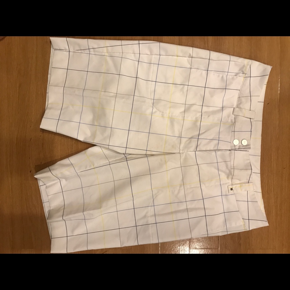 Pin striped Nike golf short. Never worn